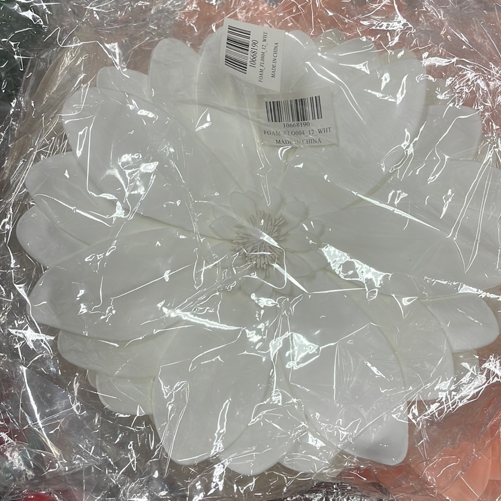 Brand New decor flowers (4 pack)
